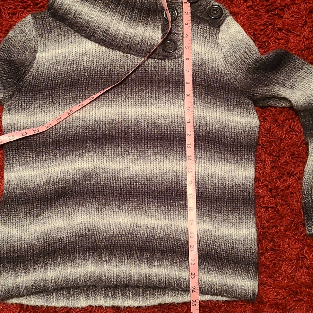 Sweater - Picture 6 of 8